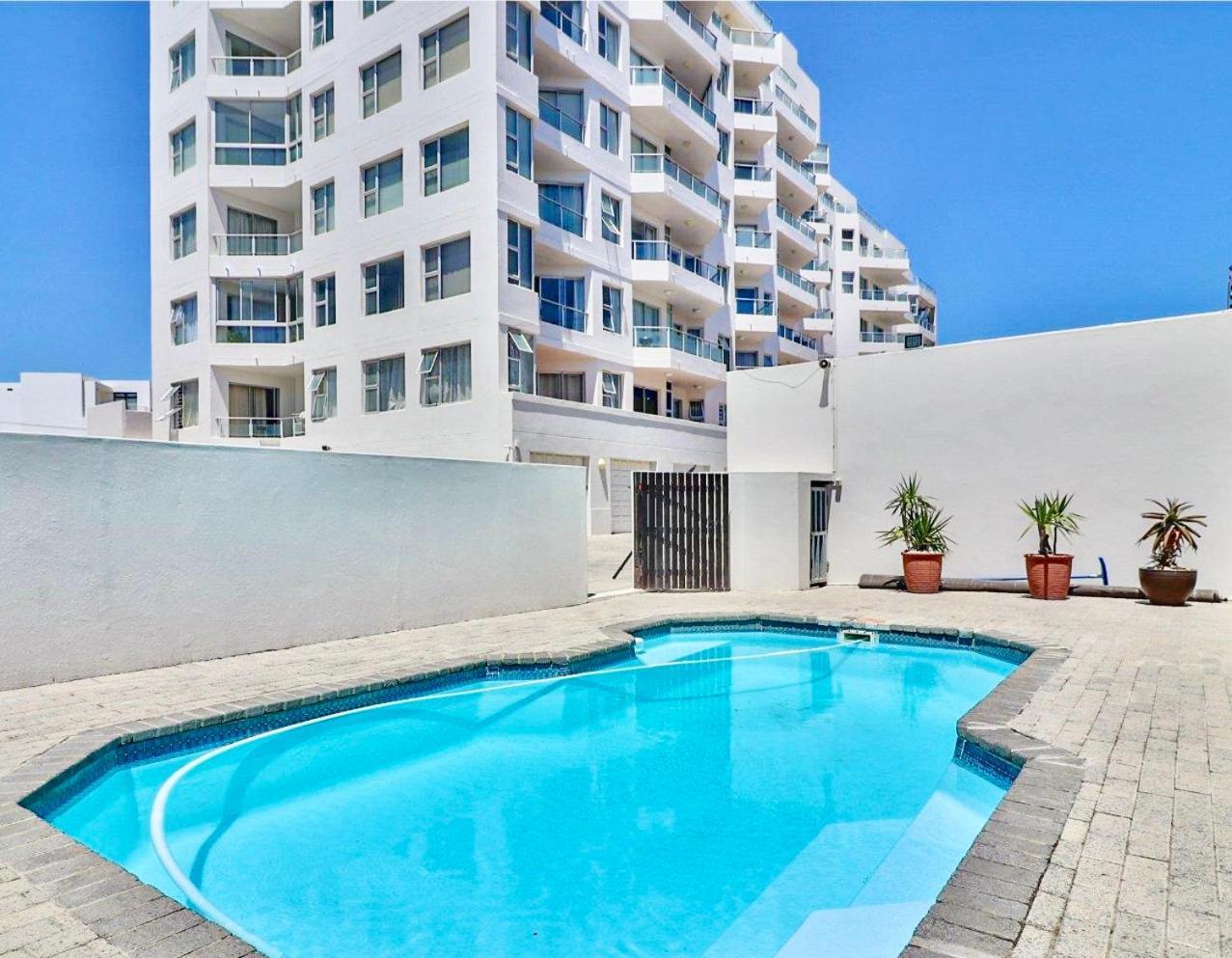 Abode Africa Apartment Bloubergstrand Bagian luar foto