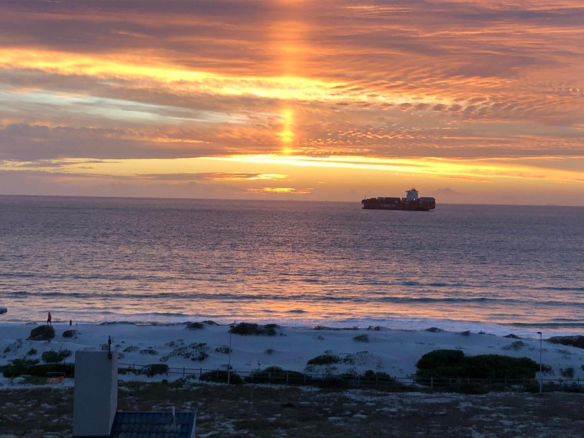 Abode Africa Apartment Bloubergstrand Bagian luar foto