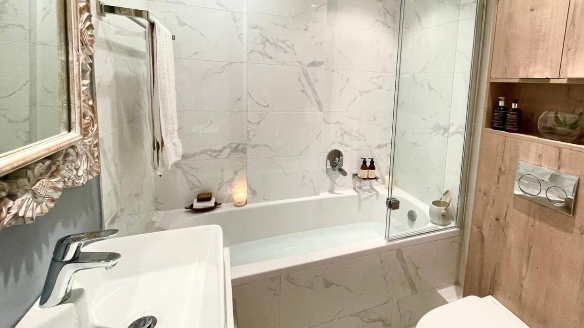 Abode Africa Apartment Bloubergstrand Bagian luar foto