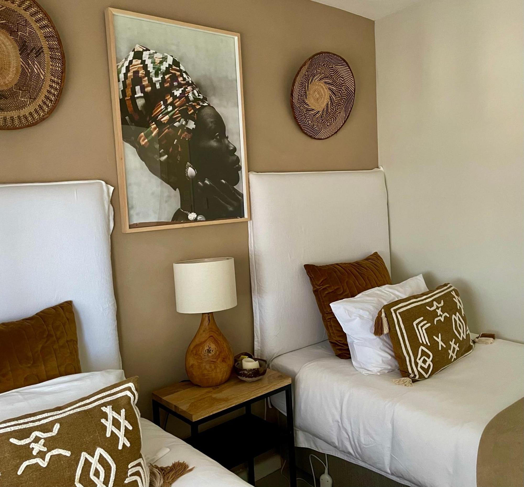 Abode Africa Apartment Bloubergstrand Bagian luar foto
