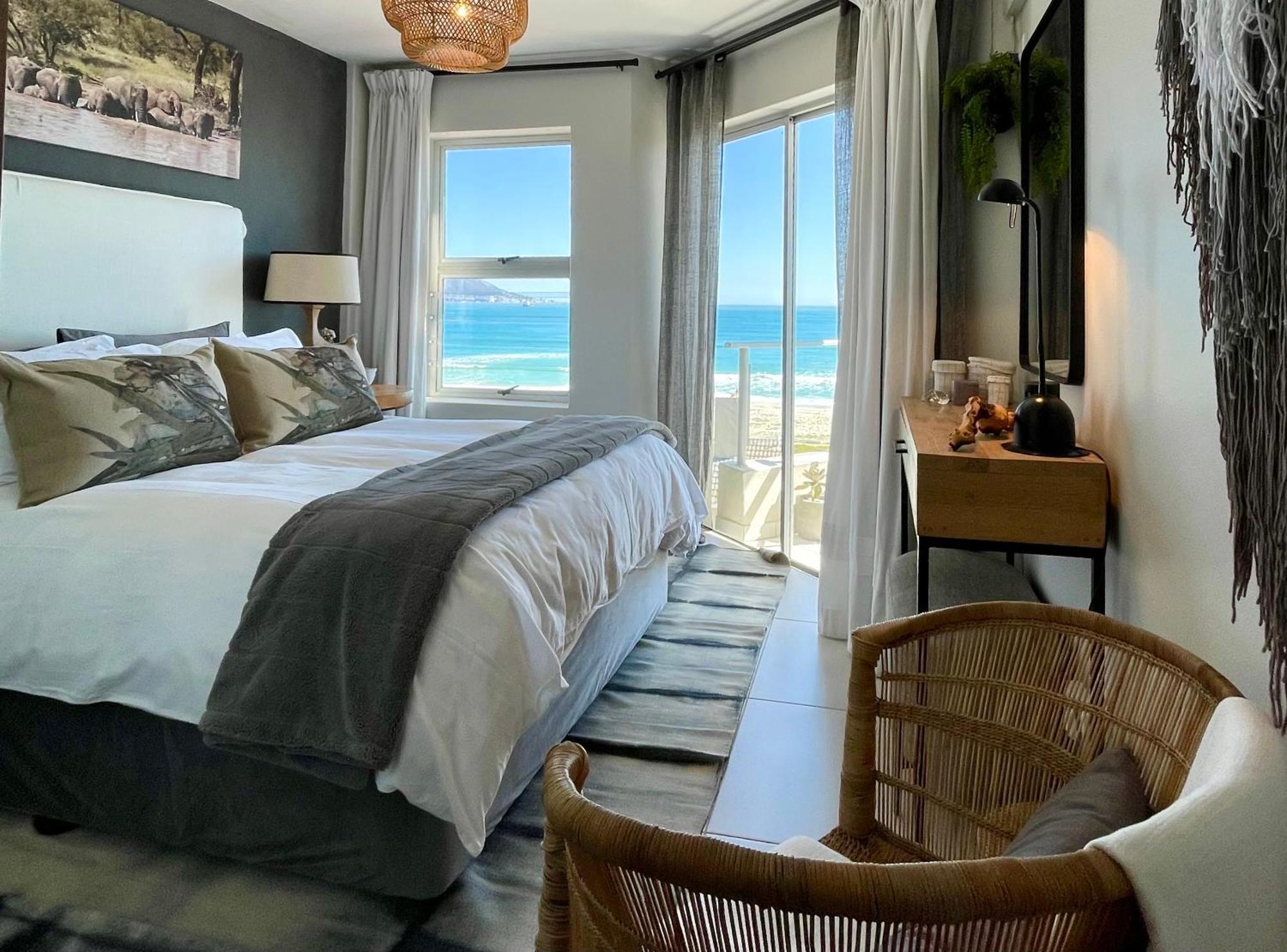 Abode Africa Apartment Bloubergstrand Bagian luar foto
